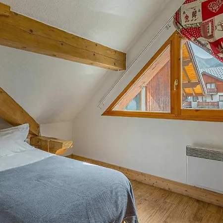 Madame La Cascade Apartment