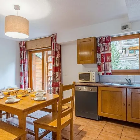 Madame La Cascade Apartment